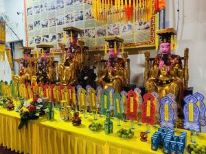 Phật tử tham dự lễ Cầu siêu – Phả độ gia tiên trong Đại lễ Vu Lan Báo Hiếu tại Chùa Vạn Phúc